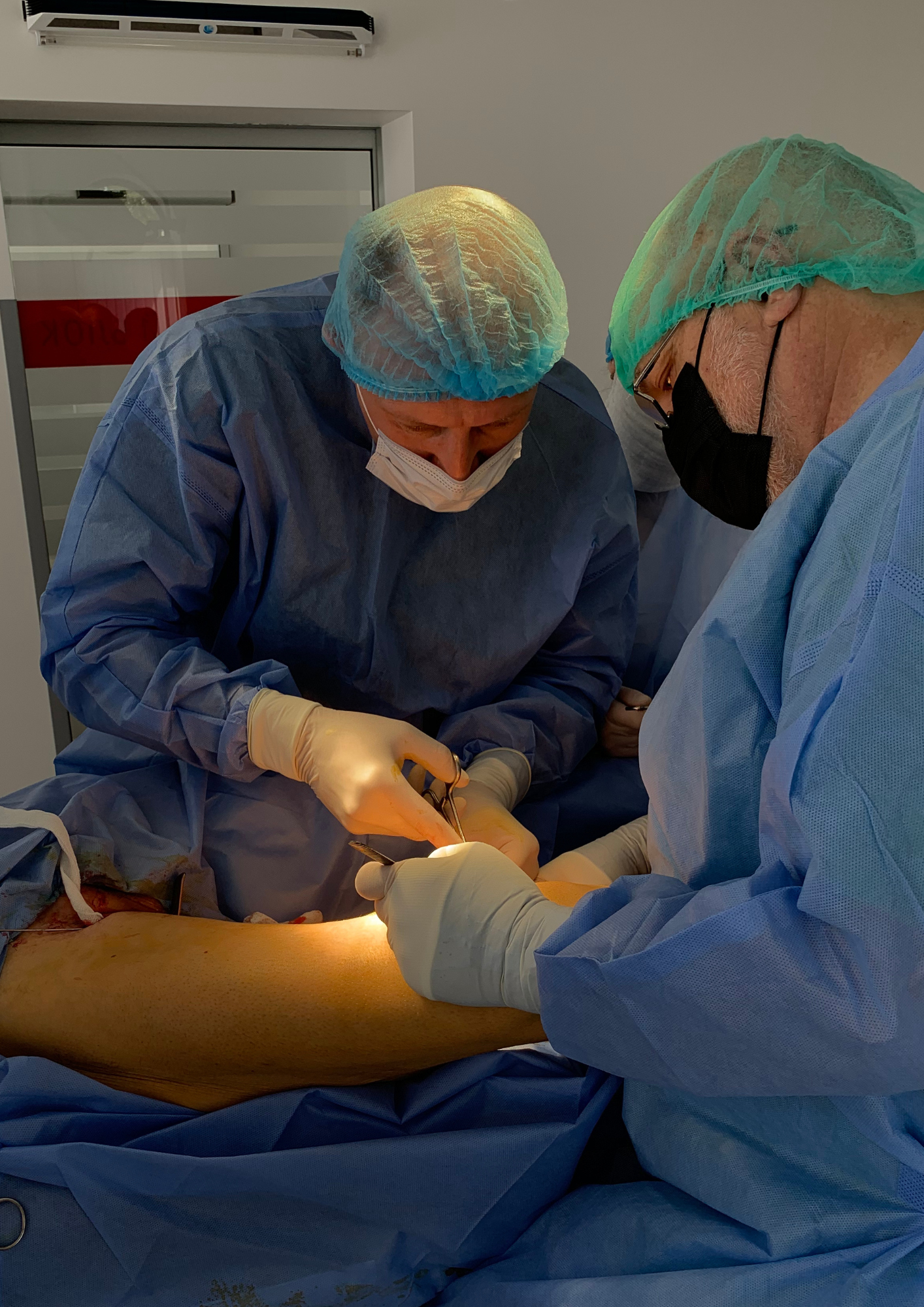 Хірургія в Кам’янському операція сучасна операційна лікарі хірурги